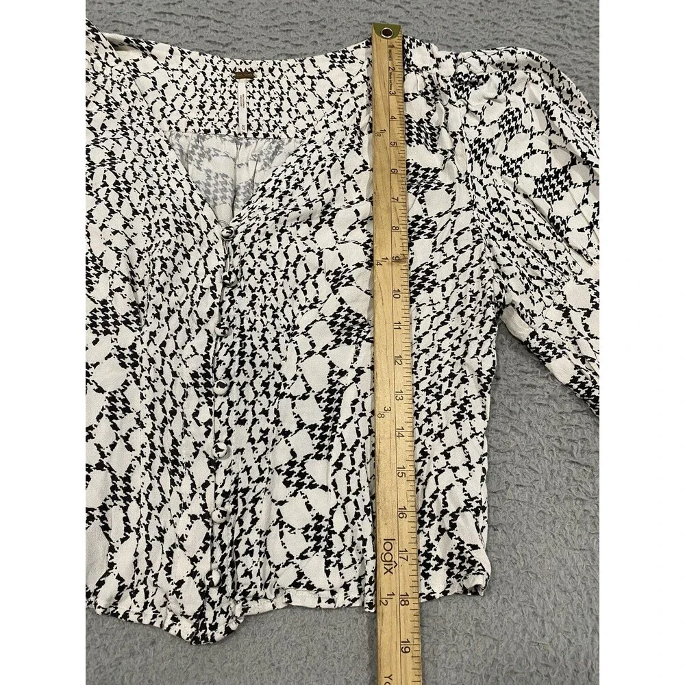 Free People Blouse Womens Medium White Black Animal Print Cropped Puff Sleeve